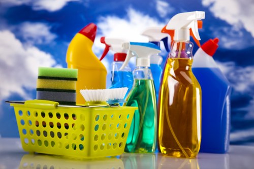 Local carpets cleaner in Westkensington restoring carpet fibres